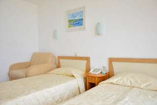 Отель Hotel Elitsa Албена Двухместный номер с 1 кроватью или 2 отдельными кроватями и видом на море-6
